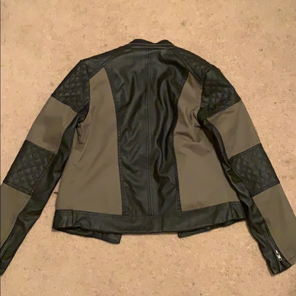 Jacket - Picture 2 of 4